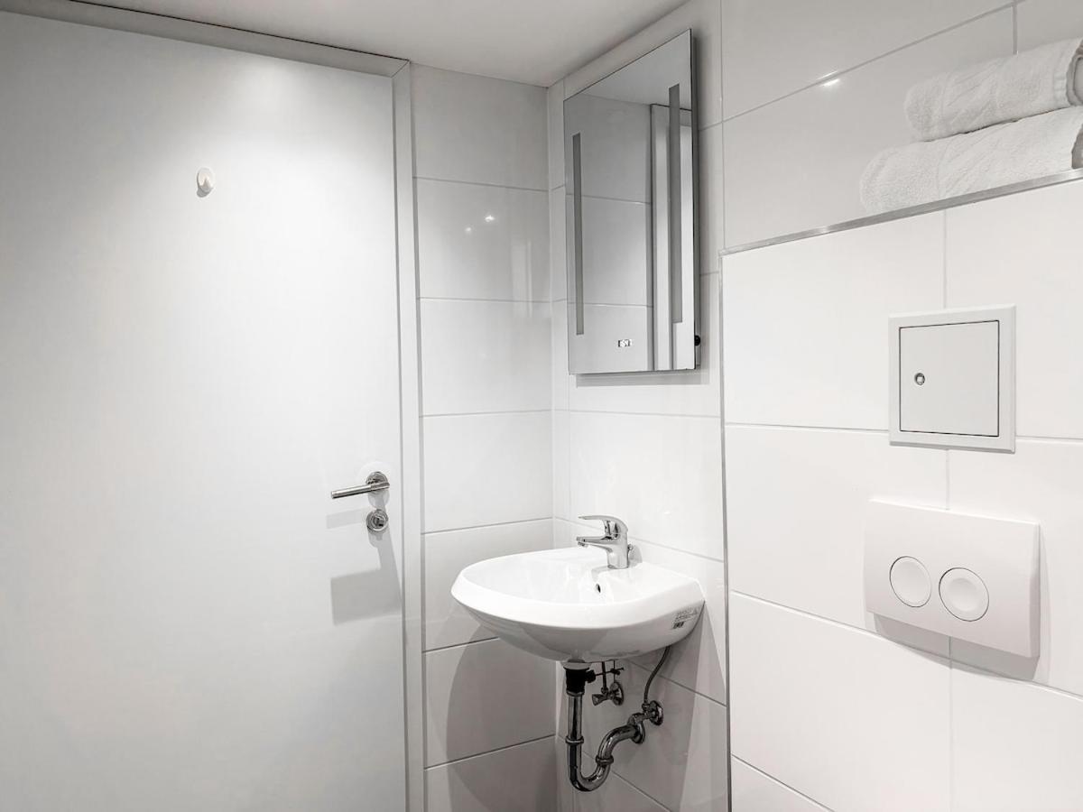 4 Mins To Metro I Wifi I 15 Mins To Inner Apartment Wien