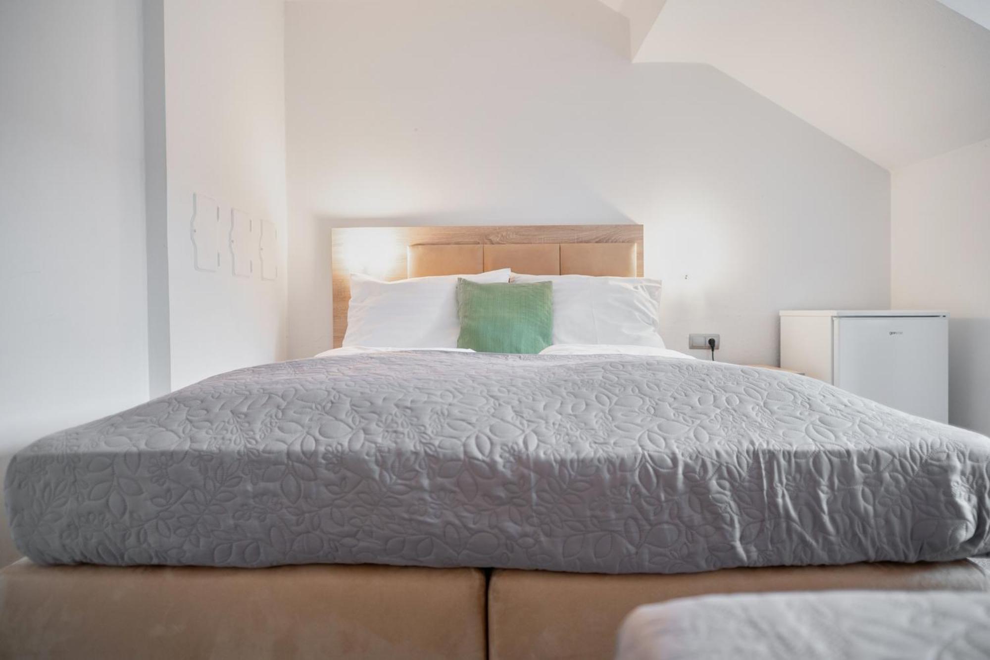 Apartment 4 Mins To Metro I Wifi I 15 Mins To Inner